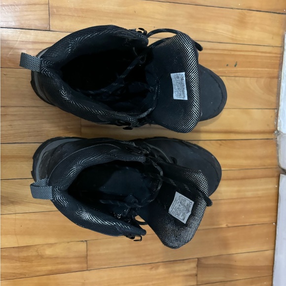 Columbia Men’s Boots - Picture 5 of 6